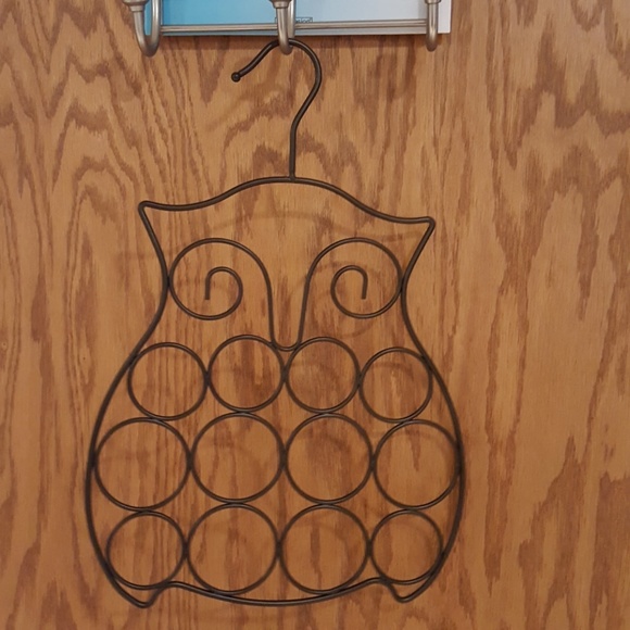 Other - Wire owl scarf/belt holder